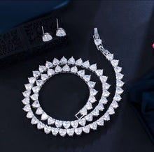 Load image into Gallery viewer, SILVER CRYSTAL NECKLACE