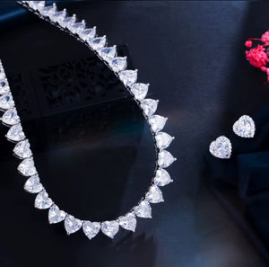 SILVER CRYSTAL NECKLACE