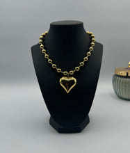 Load image into Gallery viewer, BIG HEART NECKLACE