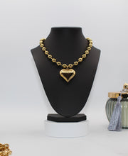 Load image into Gallery viewer, BIG HEART NECKLACE