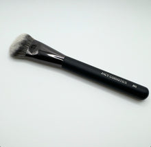 Load image into Gallery viewer, CONCEALER BRUSH J01